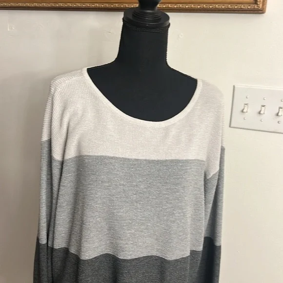 Vince Camuto Plus Size Sweater, Sz. XXL. - Picture 2 of 6